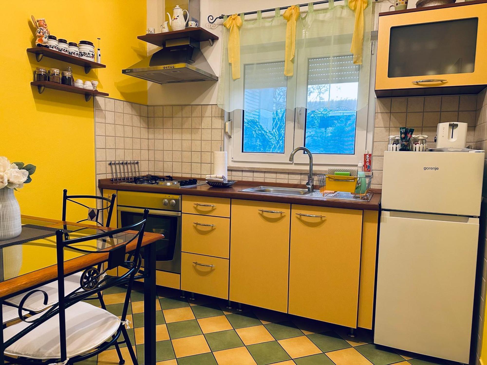 Apartments - Rooms Vesna Примоштен Экстерьер фото