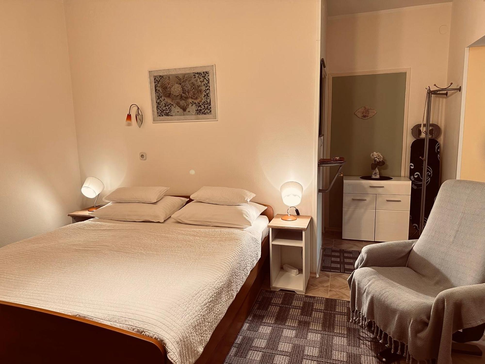 Apartments - Rooms Vesna Примоштен Экстерьер фото