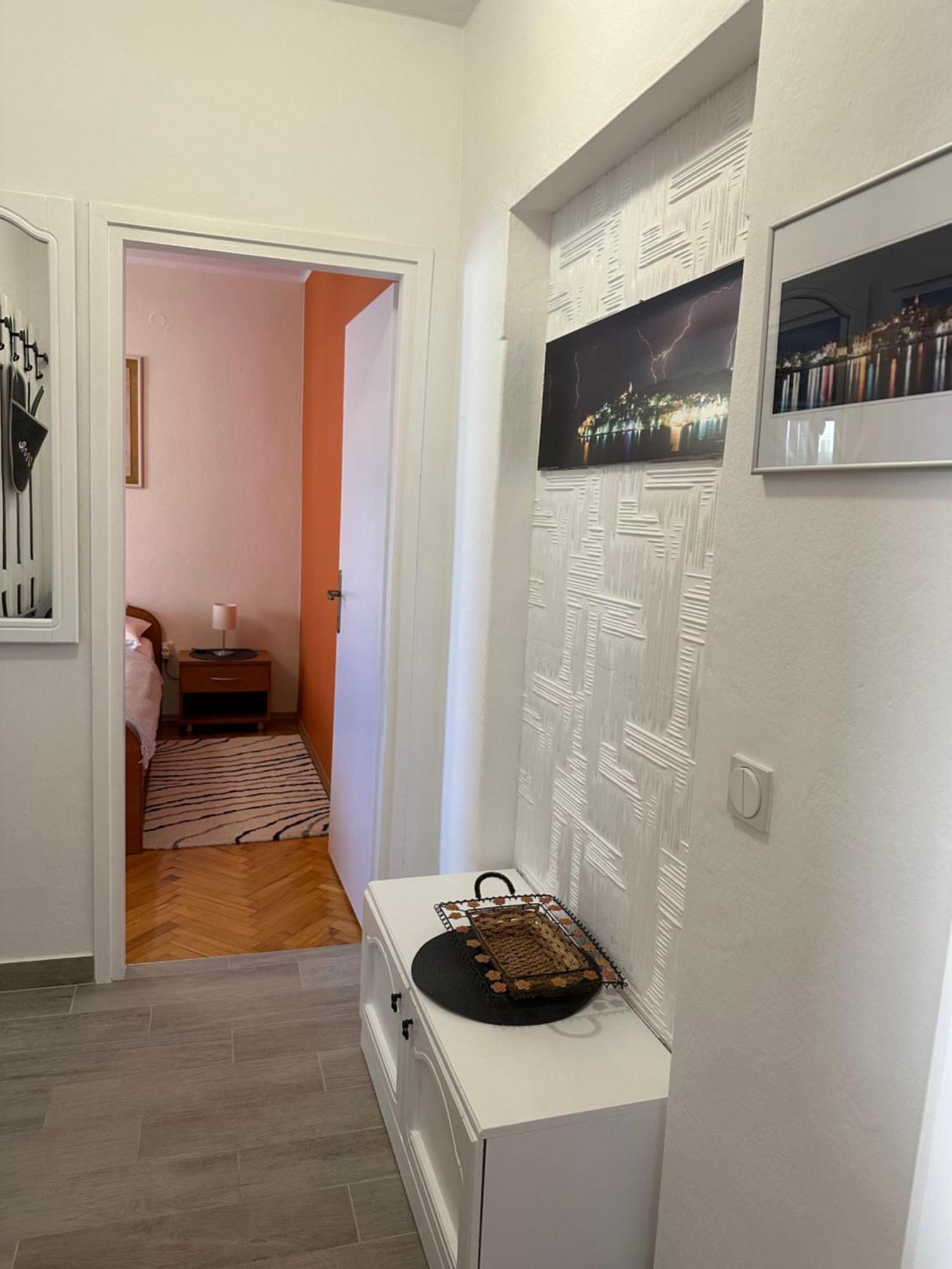 Apartments - Rooms Vesna Примоштен Экстерьер фото